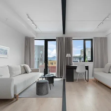 Sleek 1Bd Apt With Sea View Tromso Exterior photo