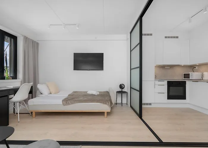 Sleek 1Bd Apt With Sea View
