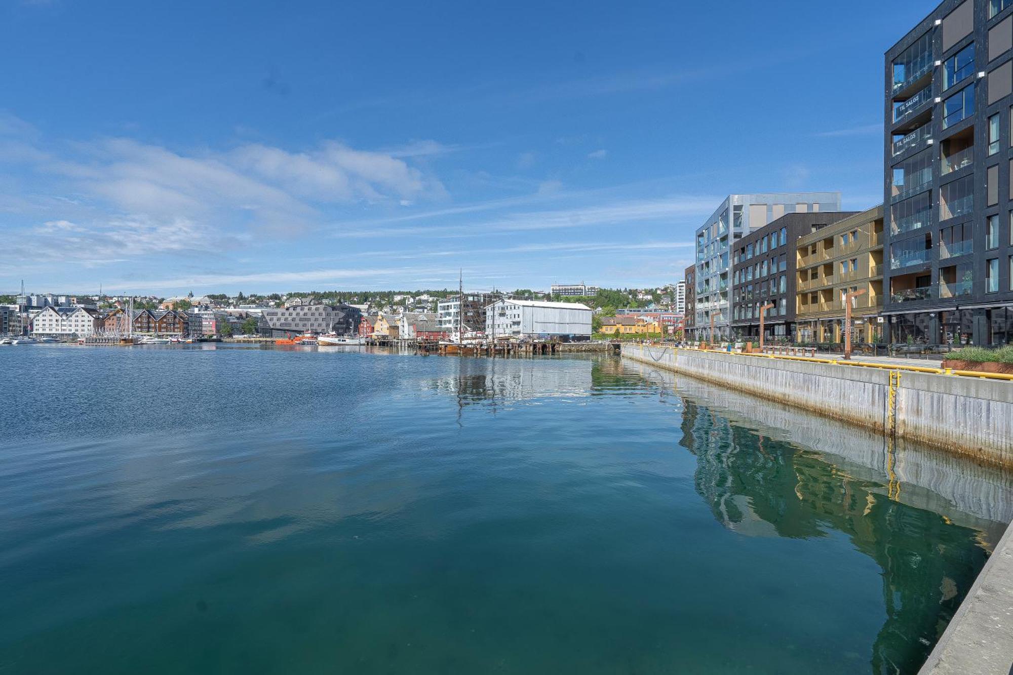 Sleek 1bd With Sea View Lägenhet *