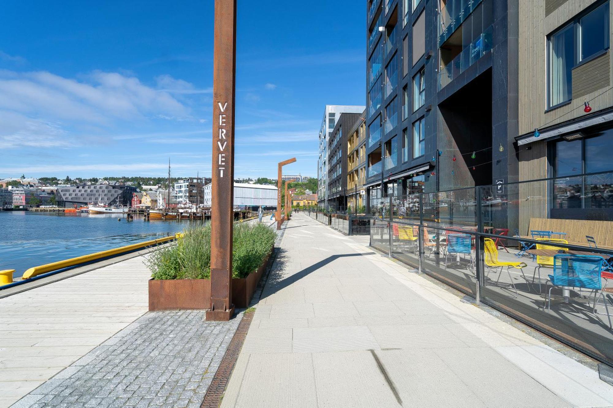 Sleek 1bd With Sea View Tromso