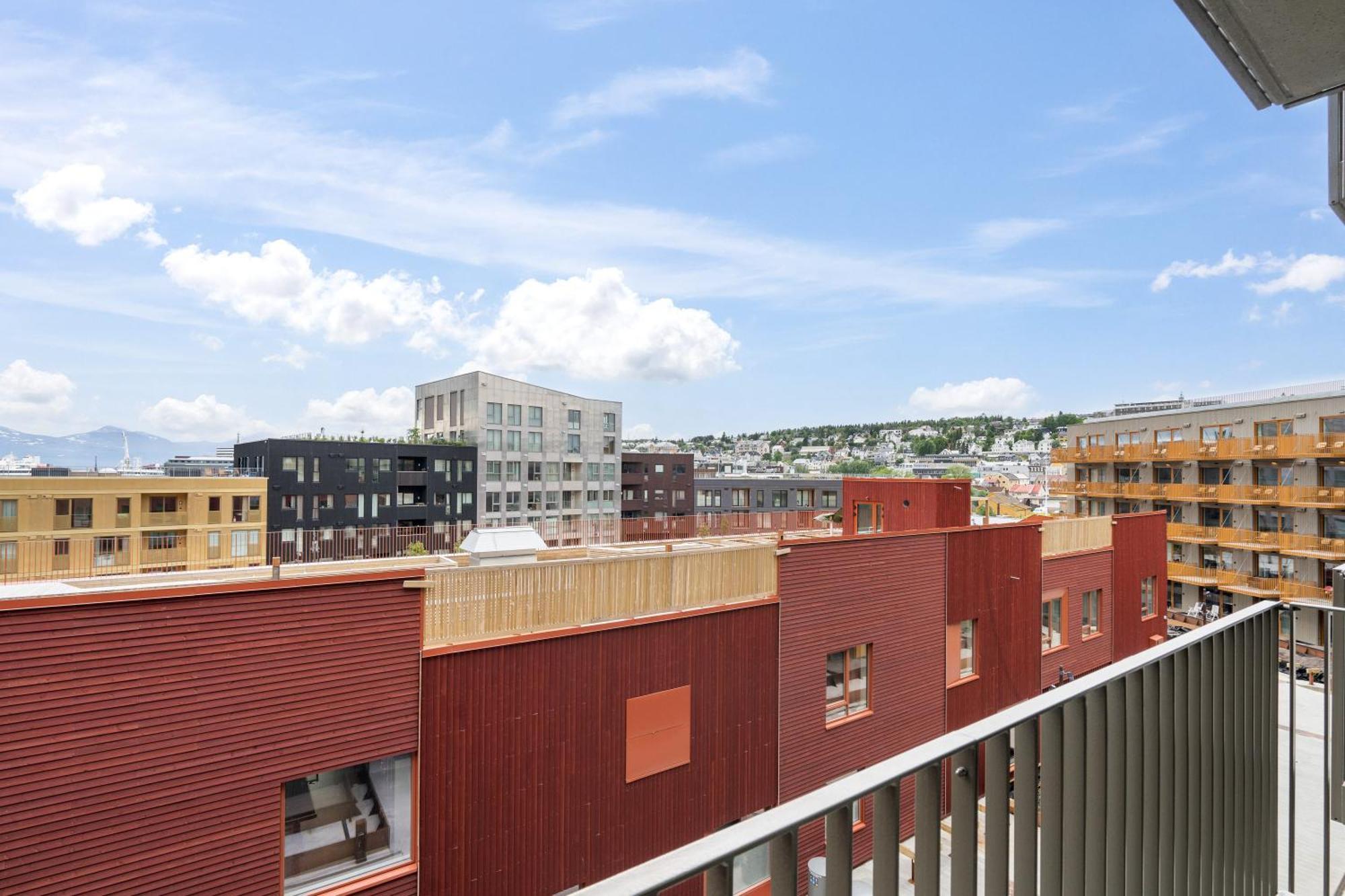 Sleek 1bd With Sea View Apartment *