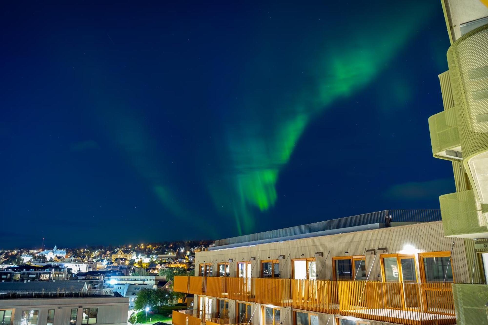 Sleek 1bd With Sea View Lägenhet
